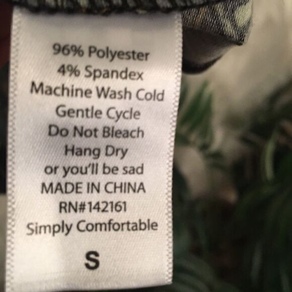 LuLaRoe Comfy Tee   - Picture 4 of 4